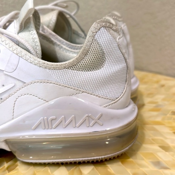 Nike Air Max Infinity 2 'Triple White' size 11.5 - Picture 6 of 14